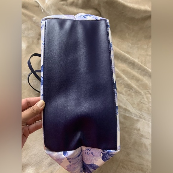 Brand new Victoria Secret Large Tote bag - Picture 5 of 8